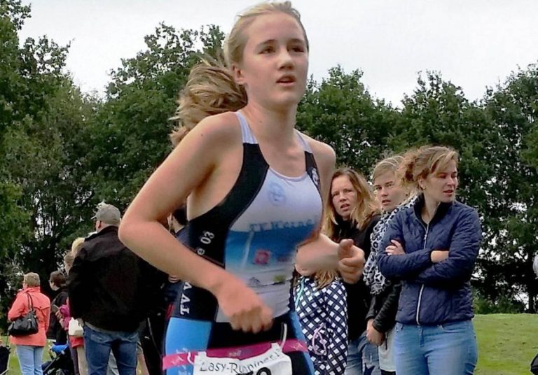 Triathletin Franzi Moll erhielt für ihre Leistungen in 2016 die Sportplakette. Wie so viele andere SportlerInnen konnte auch sie ihr Können 2020 nicht unter Beweis stellen. Foto: Privat