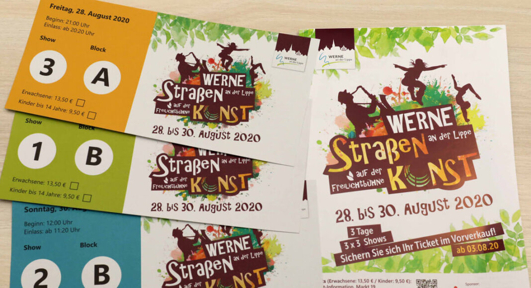 In der Tourist-Information und bei Bücher Beckmann gibt es ab Montag die Tickets für den diesjährigen Ersatz zum Straßenfestival. Foto: Christoph Volkmer