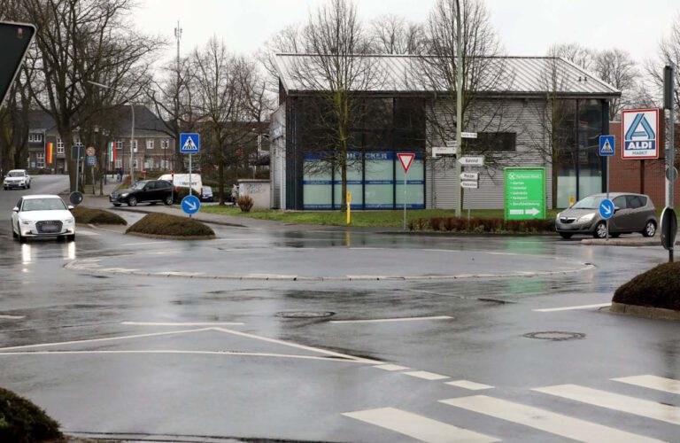 Der Kreisverkehr am Bahnhof in Werne trat 2020 wie schon 2018 als Unfallschwerpunkt in Erscheinung. Foto: Volkmer