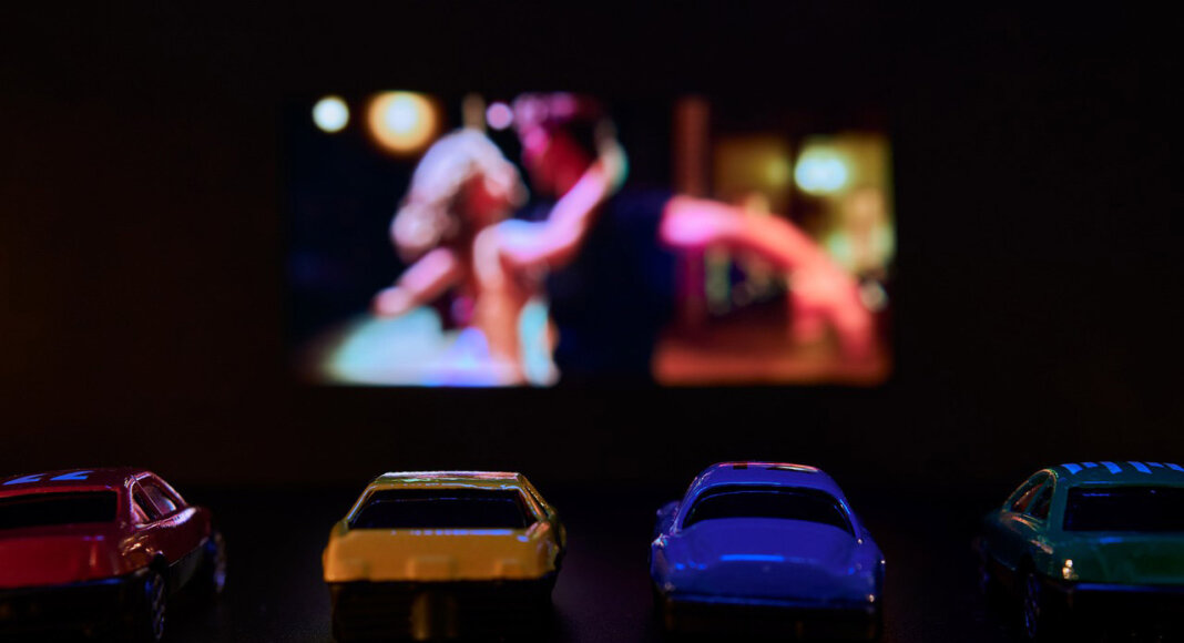 Die Jugendzentren planen ein Autokino, sind aber auf der Suche nach einem passenden Gelände. Symbolfoto: pixabay