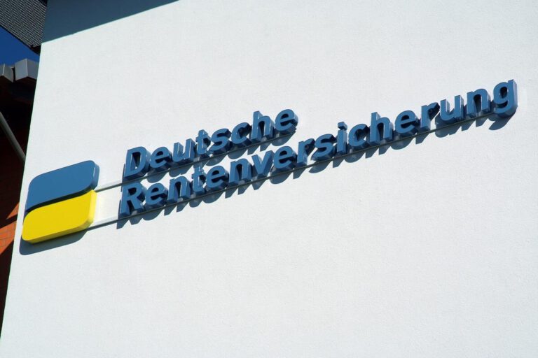 Die DRV warnt vor Trickbetrügern. Quelle: Deutsche Rentenversicherung Bund/Armin Okula