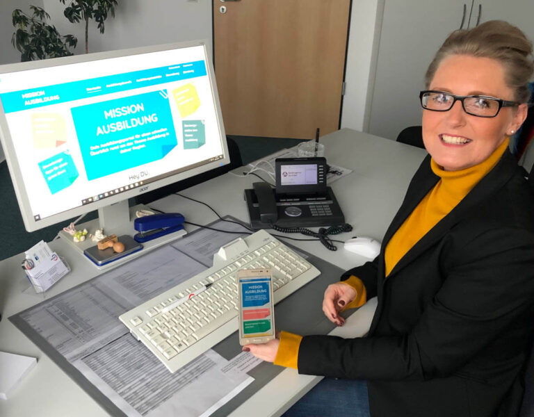 Margarete Hering präsentiert die Plattform. Foto: Katja Mintel/Jobcenter Kreis Unna