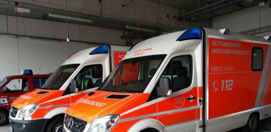 Wenn der Notruf 112 gewählt wird, rückt der Rettungsdienst aus. Foto: Max Rolke – Kreis Unna