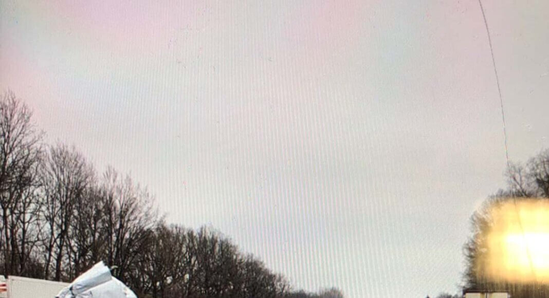 Der Fahrer krabbelte glücklicherweise nur leicht verletzt aus dem Sprinter-Wrack. Foto: Polizei Münster