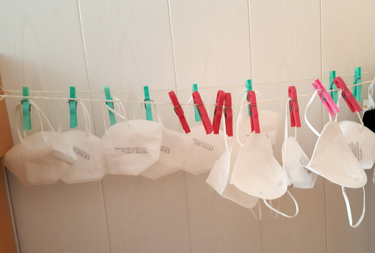 FFP2-Masken können nach einer Auslüftungsphase bedenkenlos wieder genutzt werden. Foto: Wagner