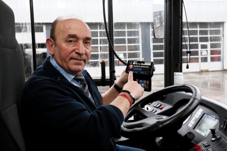 Mehmet Ötegen ist als Busfahrer regelmäßig auch in Werne unterwegs. Foto: Christoph Volkmer