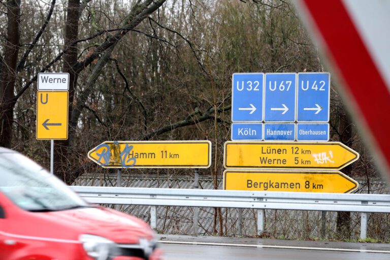 In der nächsten Woche soll der Verkehr über den Ostenhellweg wieder in beide Richtungen rollen. Foto: Volkmer