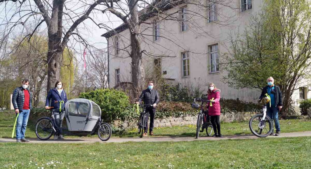 Rufen gemeinsam zur Aktion Stadtradeln 2021 auf: Norbert Zolda (v.l.), Anja Paechnatz, Bürgermeister Thomas Orlowski, Lea Freese und Gerd Paduch. Foto: M. Woesmann / Stadt Selm