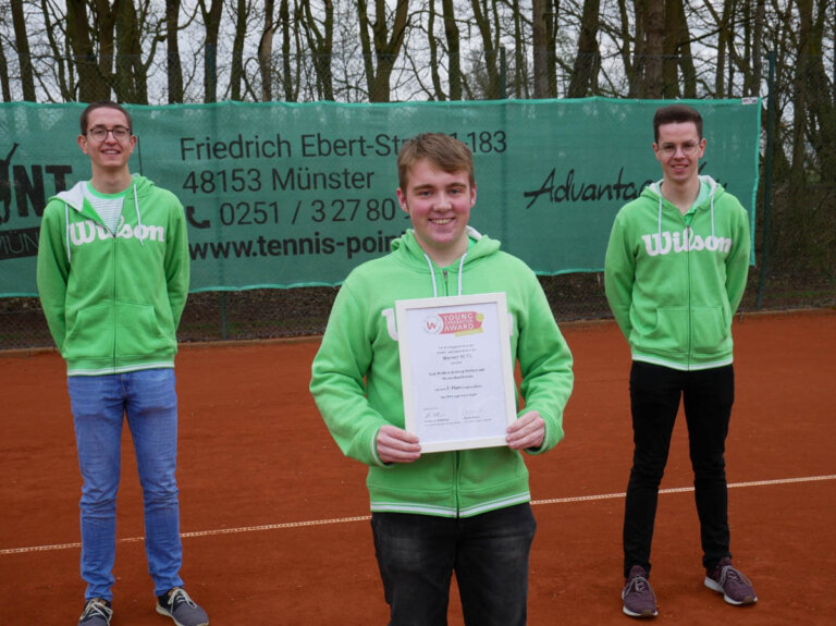 Die jungen Trainer des Werner TC 75 erhielten eine Auszeichnung vom Tennisverband. Foto: WTC