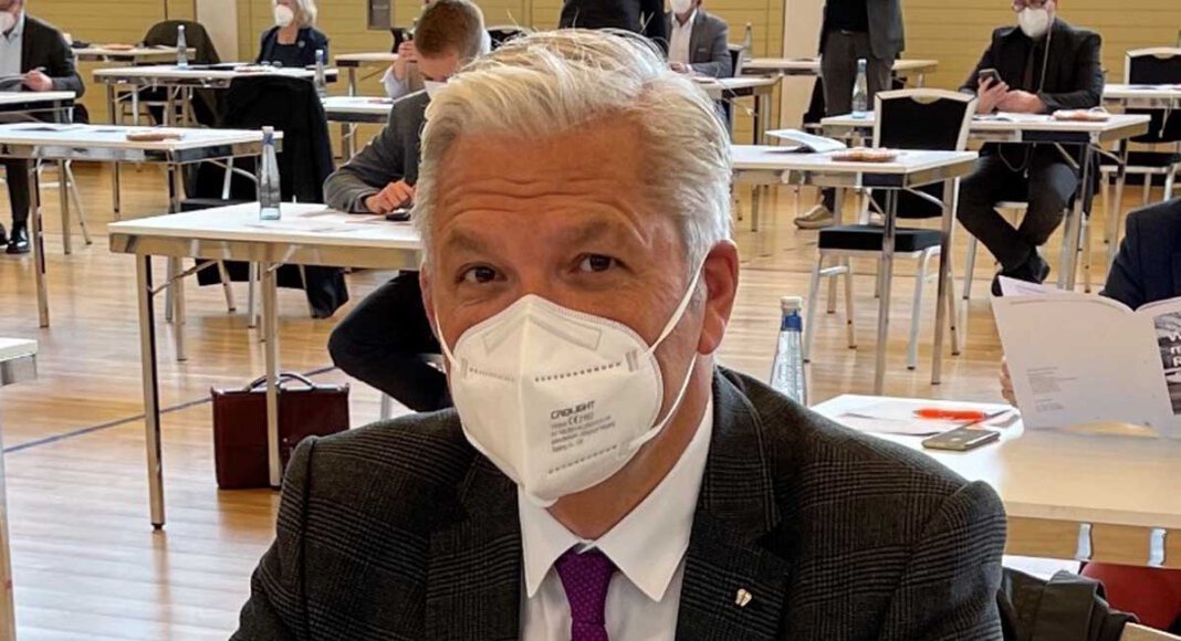 Hubert Hüppe aus Werne, hier beim Parteitag der CDU Ruhr in Gelsenkirchen, kann sich berechtigte Hoffnungen auf eine Rückkehr in den Bundestag machen. Foto: Zilian