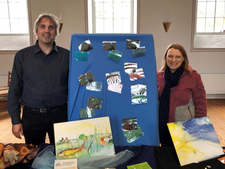 Carolyn Knoll und Alexander Meese haben eine Ausstellung zum Thema „Schöpfung“ vorbereitet. Foto: Ev. Kirchengemeinde