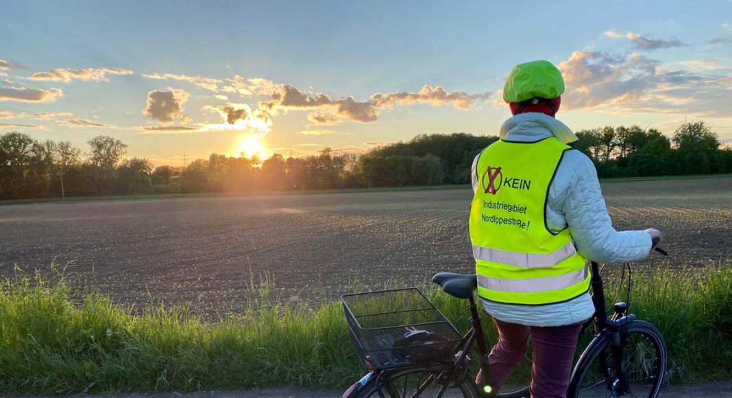 Zu einer Protest-Radtour rund um das nördlich der Nordlippestraße geplante Industriegebiet ruft die Bürgerinitiative auf. Start ist bei der Firma Plaß südlich der Nordlippestraße am Stiegenkamp. Foto: BIN