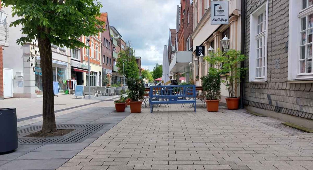 Die Bonenstraße erstrahlt zwischen Partnerschaftsuhr und Kino in neuem Glanz - der vorerst letzte Abschnitt der Innenstadtsanierung in Werne. Foto: Wagner