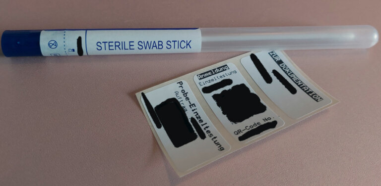 Jeweils einen Lolli-PCR-Test haben die Kinder der Grundschulen auch mit nach Hause genommen. Foto: Wagner