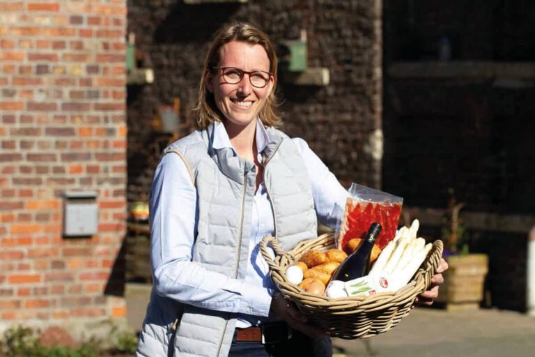 Auch Claudia Bleckmann kann auf dem Blumen- und Spargelmarkt ihre Waren nicht anbieten. Die Veranstaltung wurde abgesagt. Foto: Isabel Schütte