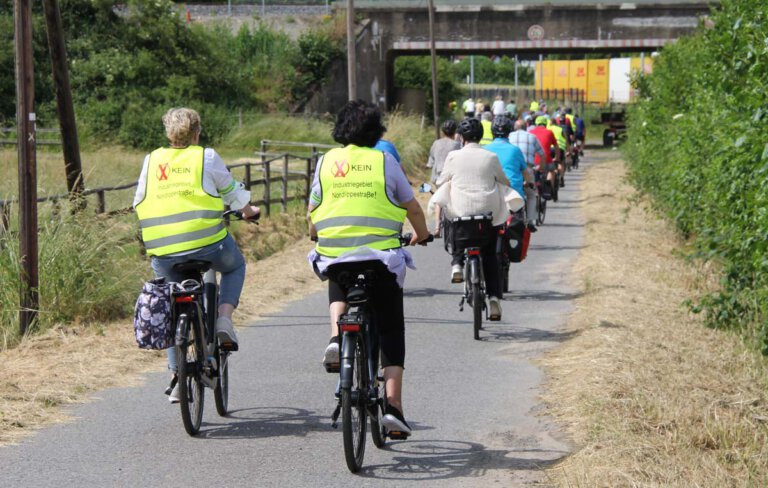 Über 100 Teilnehmende zählte die Bürgerinitiative bei ihrer zweiten Protest-Radtour gegen das geplante Industrie-/Gewerbegebiet Nordlippestraße. Foto: BIN