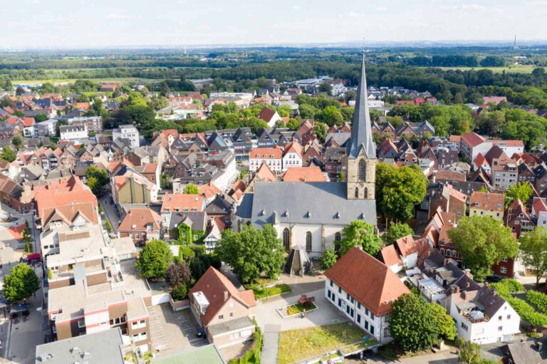 Mit der ‚Wundertüte‘ setzen wir alle ein deutliches Signal für die Solidarität in unserer Stadt, so Werne Marketing über die Aktion. Foto: Kreativshooting/T. Schütte