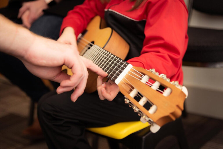 In der „Musikalischen Früherziehung“ lernen die Kinder viele Inhalte der Musik, die Musikinstrumente und Noten kennen, so der Musikschulkreis Lüdinghausen. Symbolfoto: pixabay