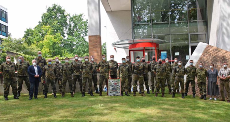 Mit großem Dank verabschiedet wurden die Soldaten der Bundeswehr, die den Kreis seit Oktober unterstützt hatten. Fotos: Anita Lehrke – Kreis Unna