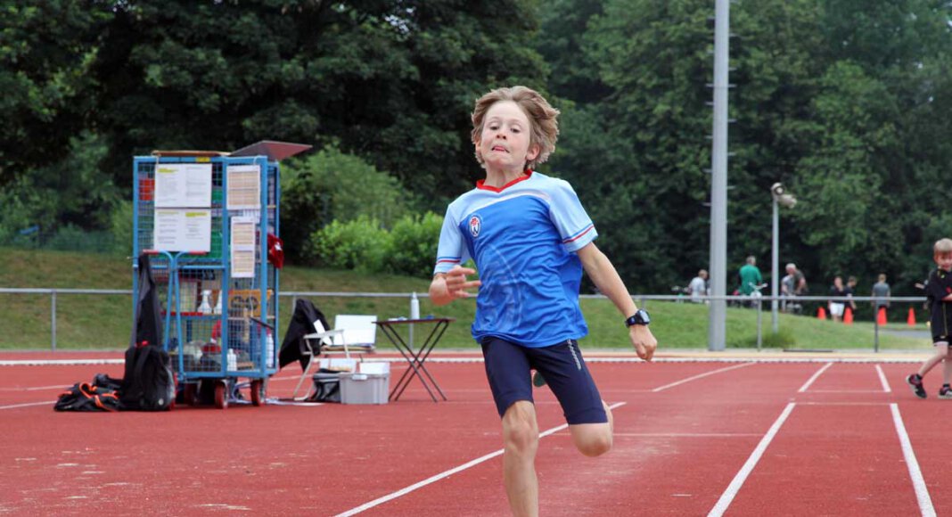 Noch gut einen Monat lang werden die Sportabzeichen-Prüfungen im Sportzentrum Dahl abgenommen. Foto: Wagner