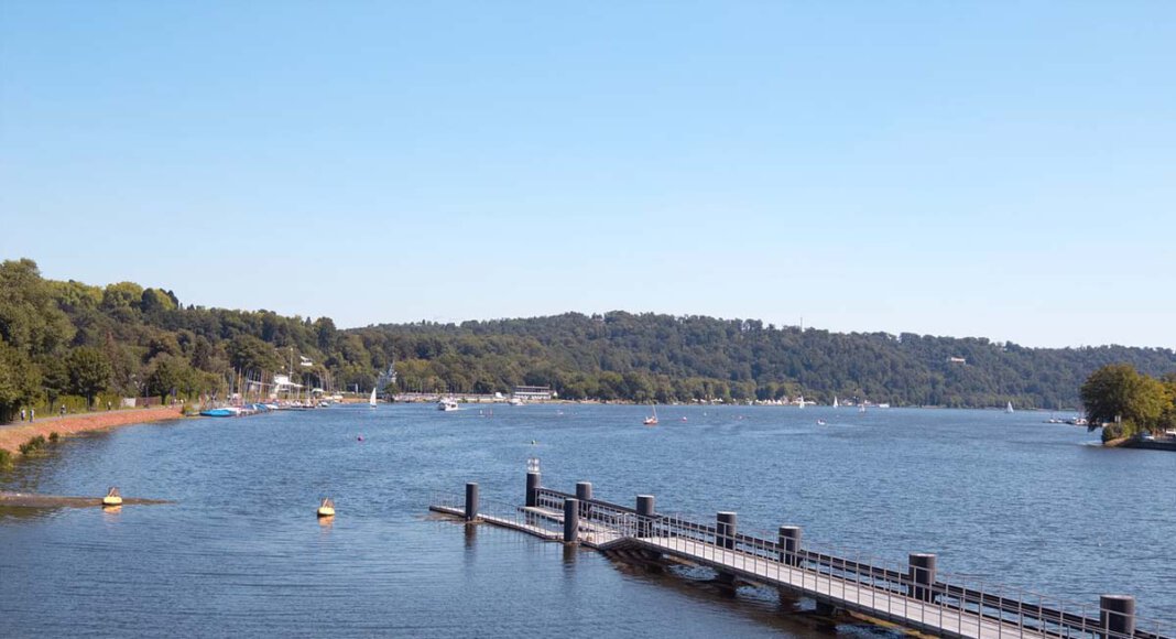 Ein Tagesausflug der Jugendzentren führt in den Sommerferien zum Baldeneysee nach Essen. Foto: pixabay