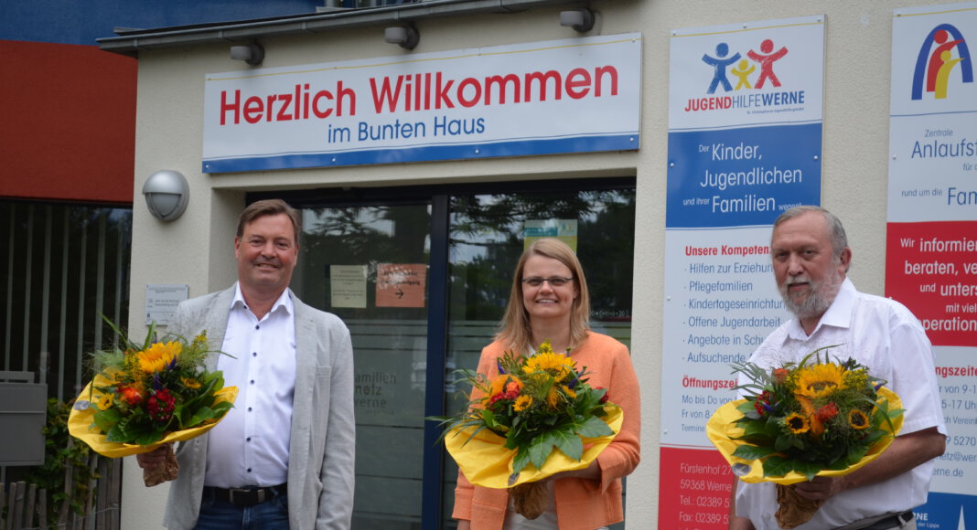 Die neue Geschäftsführung der Jugendhilfe (v.l.) Thomas Kißmann und Katharina Böckenholt sowie Vorgänger Uwe Schenk. Foto: Alexandra Prokofev