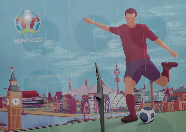 Das WERNEplus-Tippspiel zur Fußball-Europameisterschaft geht in die entscheidende Phase. Heute und Mittwoch steigen die Halbfinalspiele, am kommenden Sonntag das Finale. Foto: Volkmer