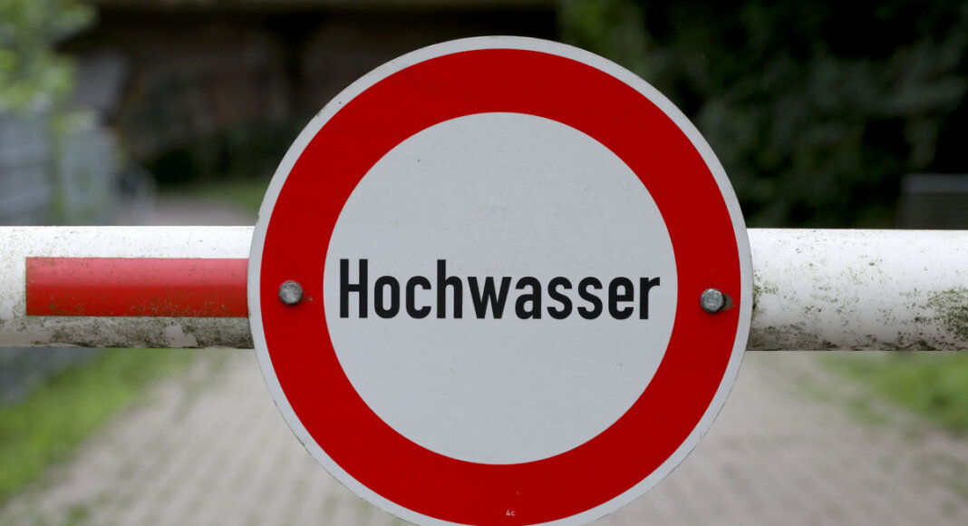 Die vom Hochwasser Geschädigten können sich ab Montag im Stadthaus zur Beantragung von Soforthilfe melden. Foto: Volkmer