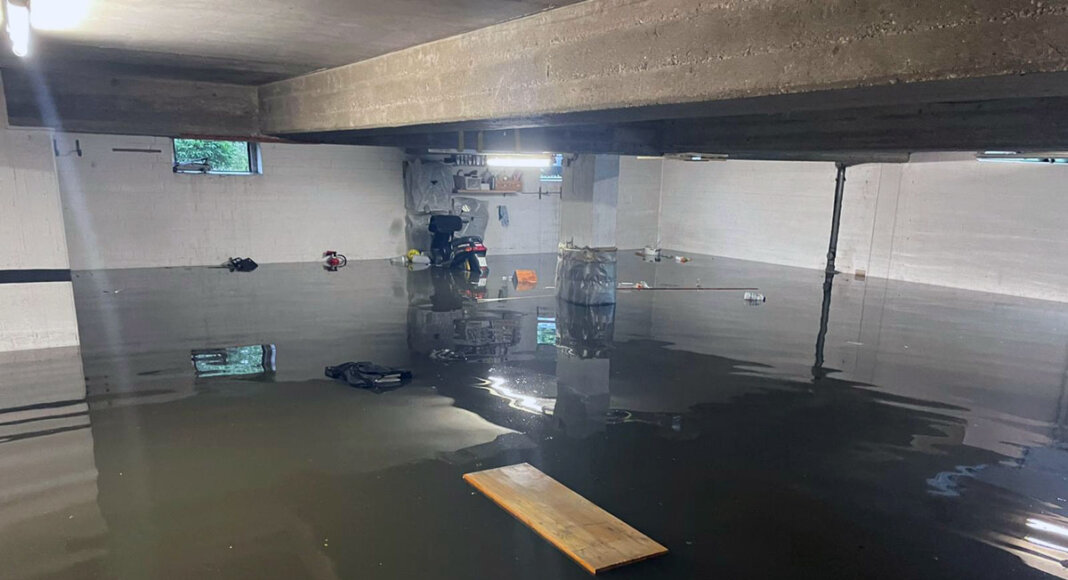Das Unwetter mit Starkregen setzte zahlreiche Keller unter Wasser. Foto: Privat