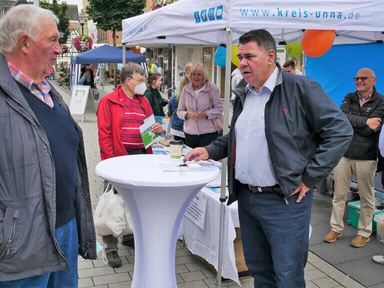 Landrat Mario Löhr kam in Werne mit den Bürgerinnen und Bürgern ins Gespräch. Foto: Gaby Brüggemann