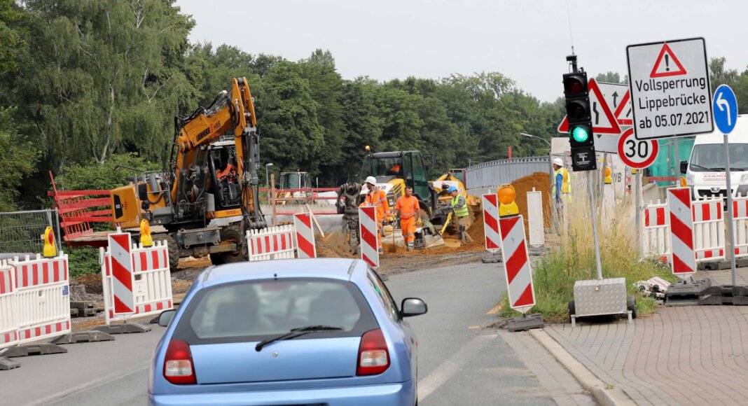 Seit einer Woche gilt die Vollsperrung der Lippebrücke an der Werner Straße. Das ist noch nicht bei allen Verkehrsteilnehmern angekommen. Foto: Volkmer