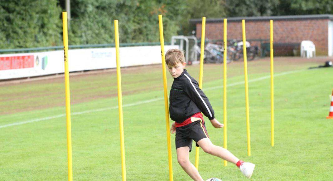 Viele Aktionen standen beim Tag der offenen Tür der Stockumer Fußballer auf dem Programm. Foto: Isabel Schütte