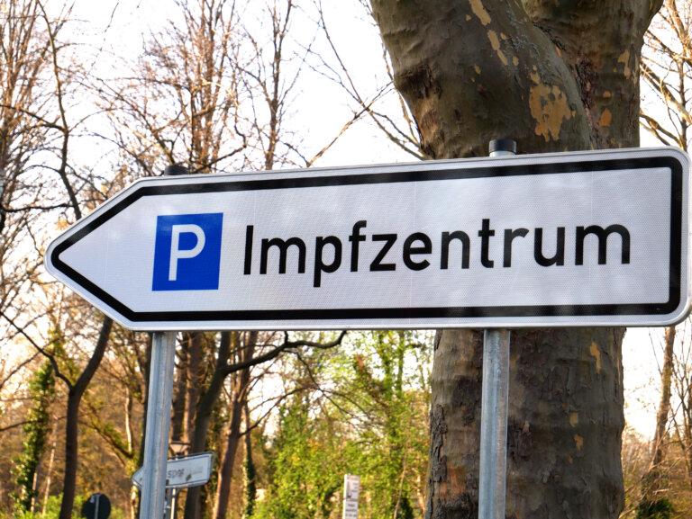 Hier geht’s zum Impfzentrum in Unna, Platanenallee 20a. Foto: Birgit Kalle – Kreis Unna