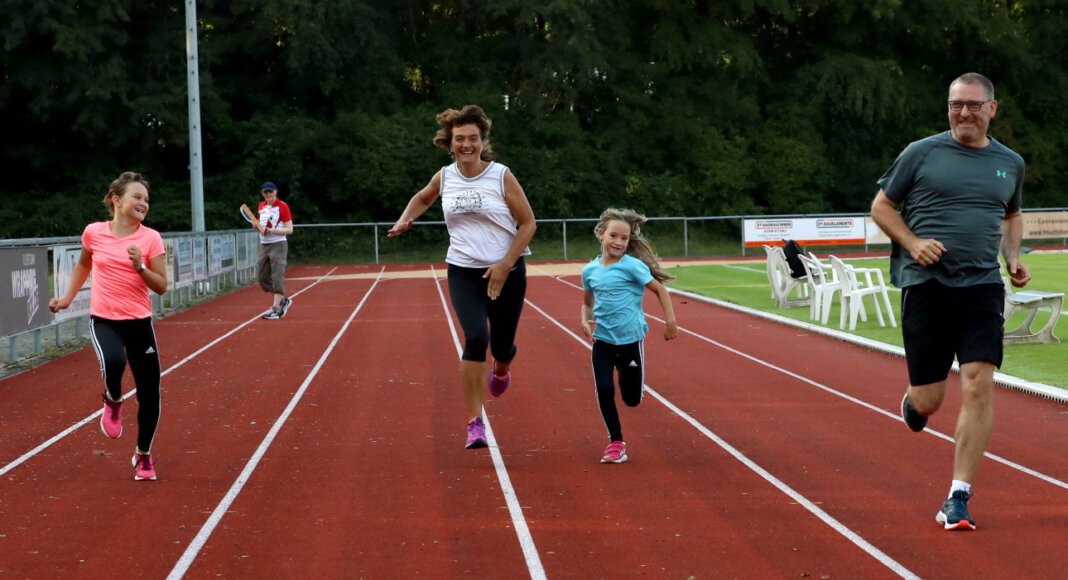 Mittwochs sind bald wieder die Sportabzeichen-Teilnehmer im Sportzentrum Dahl unterwegs. Foto: Volkmer