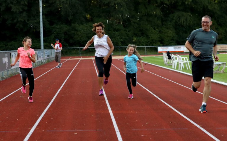 Mittwochs sind bald wieder die Sportabzeichen-Teilnehmer im Sportzentrum Dahl unterwegs. Foto: Volkmer