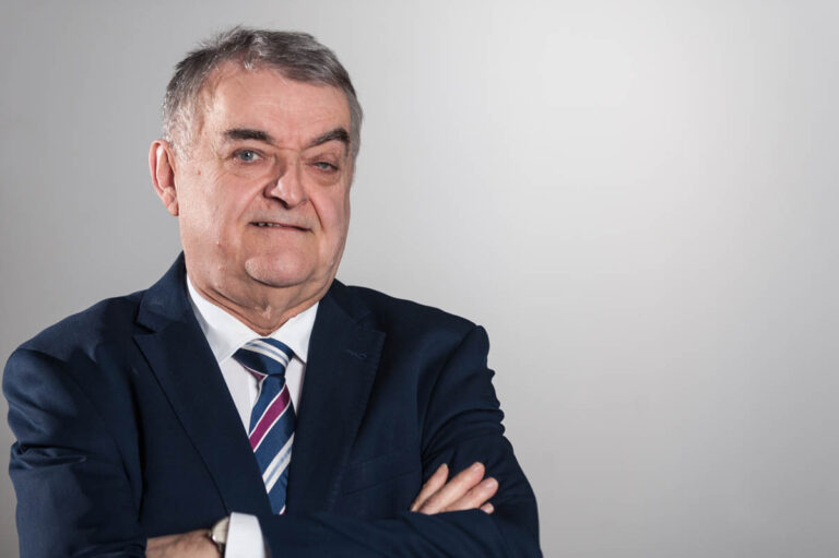 NRW-Innenminister Herbert Reul kommt zum Wahlkampf-Abschluss nach Werne. Foto: Roland Rochlitzer
