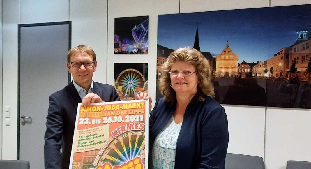 Ordnungsamtsleiterin Kordula Mertens und Bürgermeister Lothar Christ stecken mitten in den Planungen für Sim-Jü 2021 unter Pandemiebedingungen. Foto: Gaby Brüggemann