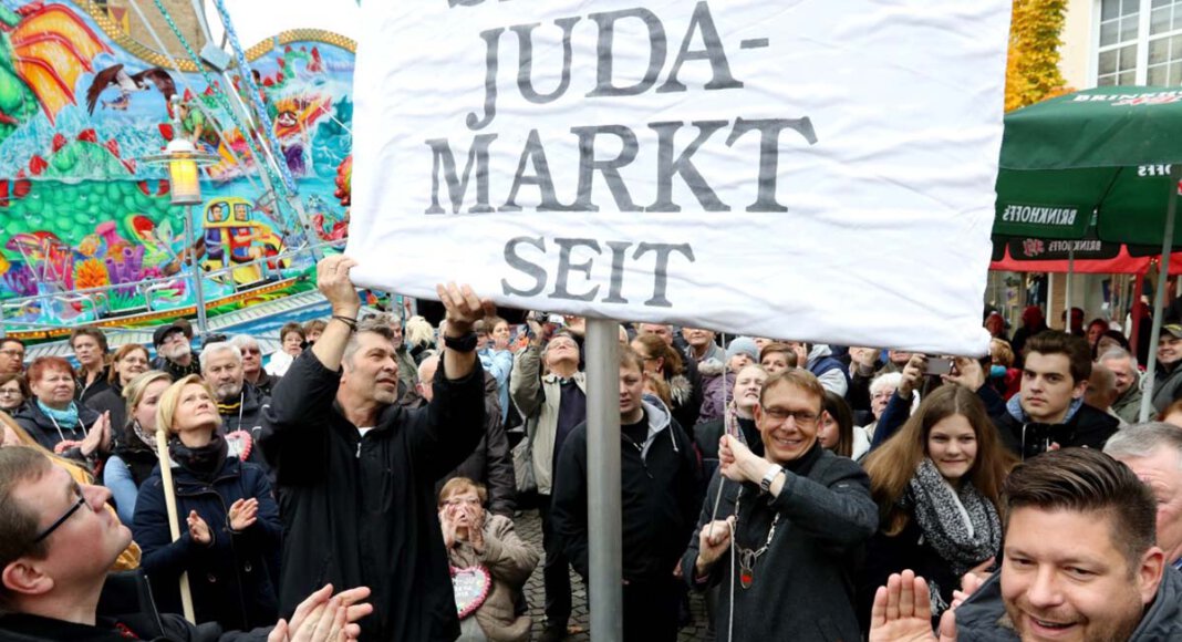 Die Freifahne wird wieder gehisst, wenn auch nicht in einer großen Eröffnung. Die Politik gab ihrer Zustimmung für Sim-Jü 2021, auch wenn einige Fragen noch offen sind. Archivfoto: Volkmer