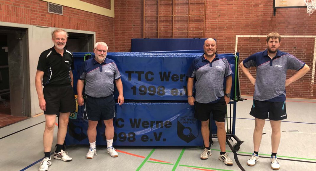 Fitty Heitmann (von links), Axel Brocke, Andreas Düger und Dennis Lindgens feierten für den TTC Werne II den ersten Saisonsieg in der 1. Kreisklasse. Foto: TTC