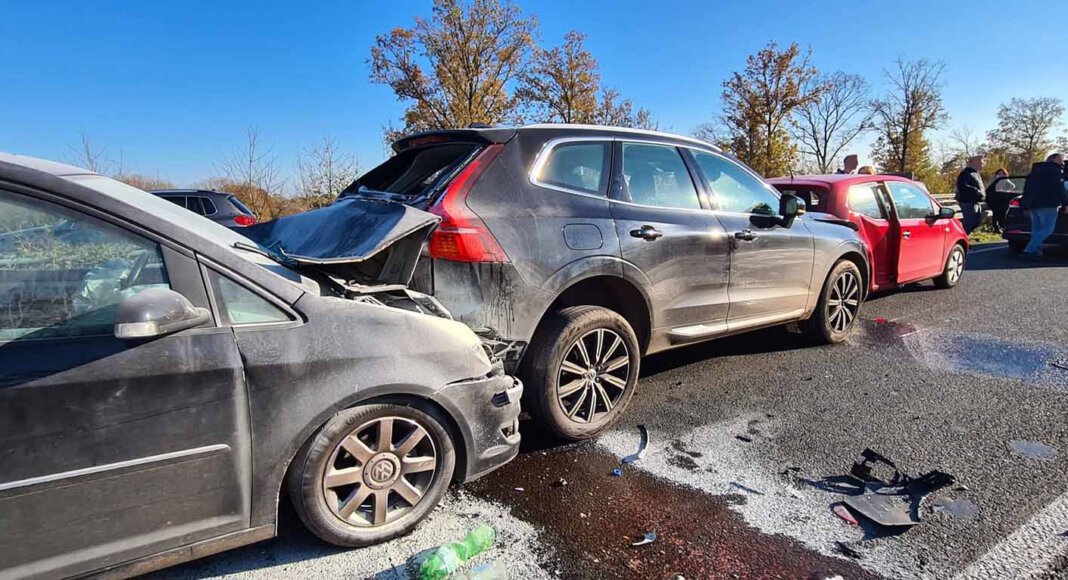 Ein Auffahrunfall ereignete sich am Freitagmittag auf der A1. Die Freiwillige Feuerwehr Werne war mit 20 Kameraden im Einsatz. Foto: Feuerwehr Werne