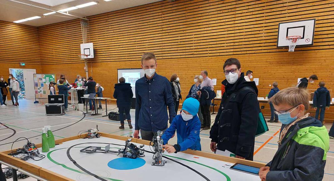 Viele spannende Dinge gab es für die Viertklässler beim „Tag der offenen Tür“ am Gymnasium St. Christophorus zu entdecken. Foto: Wagner