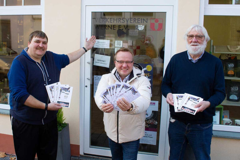Informierten zum Kolping-Karneval „Hol di fast“ (von links): Martin Weber, Jörg Weber und Gottfried Forstmann. Foto: Isabel Schütte