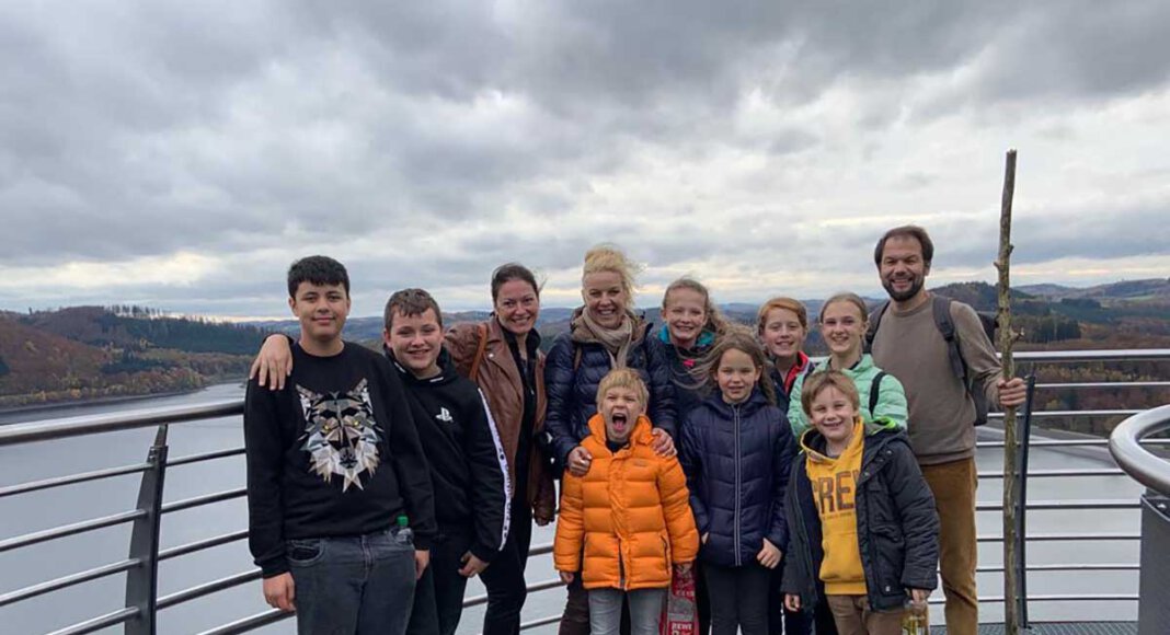 Die Musikschulleiter Timafej Birukou und Margarita Lebedkina waren zuletzt bei einem Klaviercamp in Finnentrop. Am Sonntag laden sie in ihren Musiksalon ein. Foto: Privat
