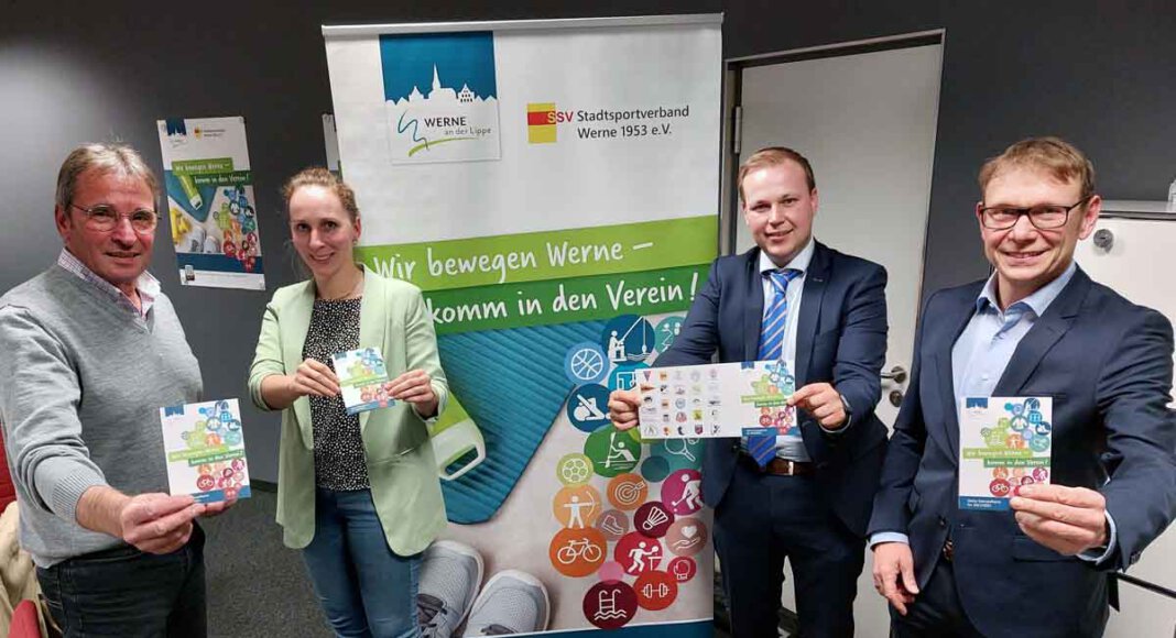 Sie wollen Werne bewegen: SSV-Chef Jürgen Zielonka (von links), Kathrin Kötter (Sportdezernat), Sponsorenvertreter Philipp Gärtner und Bürgermeister Lothar Christ. Foto: Wagner