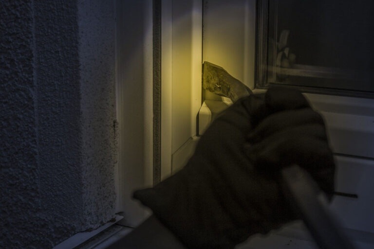 In einer Tischlerei in Werne sind nach einem Einbruch Werkzeug und Küchengeräte entwendet worden. Symbolbild: pixabay