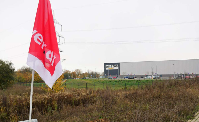 Die Gewerkschaft ver.di hat auch bei Amazon in Werne zum Arbeitskampf aufgerufen. Hintergrund ist der sogenannte Black Friday. Foto: Gaby Brüggemann