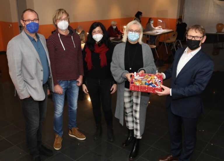 Bürgermeister lobt Engagement des Personals im neuen Impfzentrum