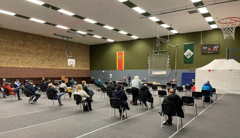 Erfreulich viele Bürgerinnen und Bürger nutzten das gemeinsame Impfangebot der Gemeinden Senden, Nordkirchen und Ascheberg. Foto: Markus Kleymann/Gemeinde Senden
