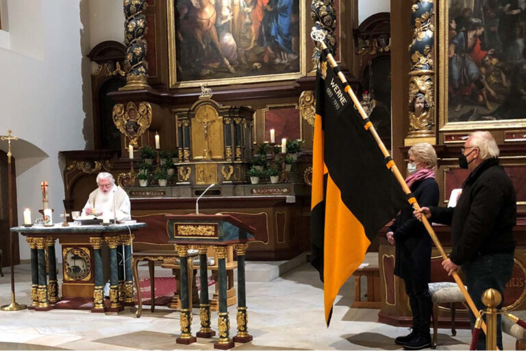 Präses Pater Wolfgang Drews zelebrierte den Gottesdienst und hielt die Predigt. Foto: Benno Jäger
