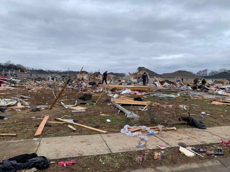 Der Tornado hat in Bowling Green (Kentucky/USA) eine Spur der Verwüstung hinterlassen. Das Anne-Frank-Gymnasium will seinen Freunden dort nun helfen. Foto: Privat